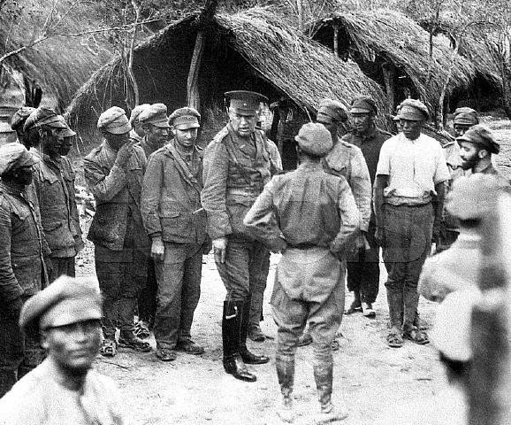 Генерал Ханс фон Кундт среди боливийцев